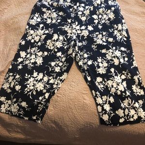 Alfred Dunner capris.  Size 20W.